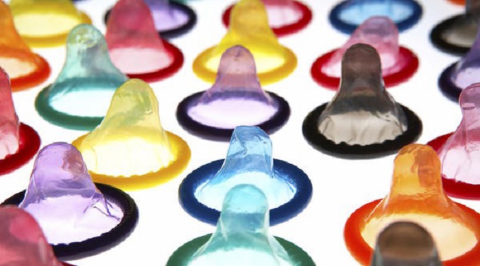 خرید کاندوم مردانه و زنانه و انواع آن ها
