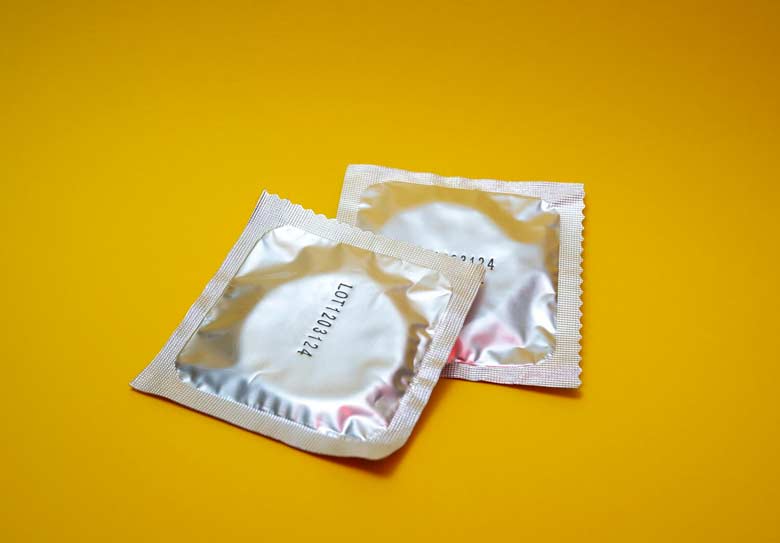 سن مجاز خرید کاندوم